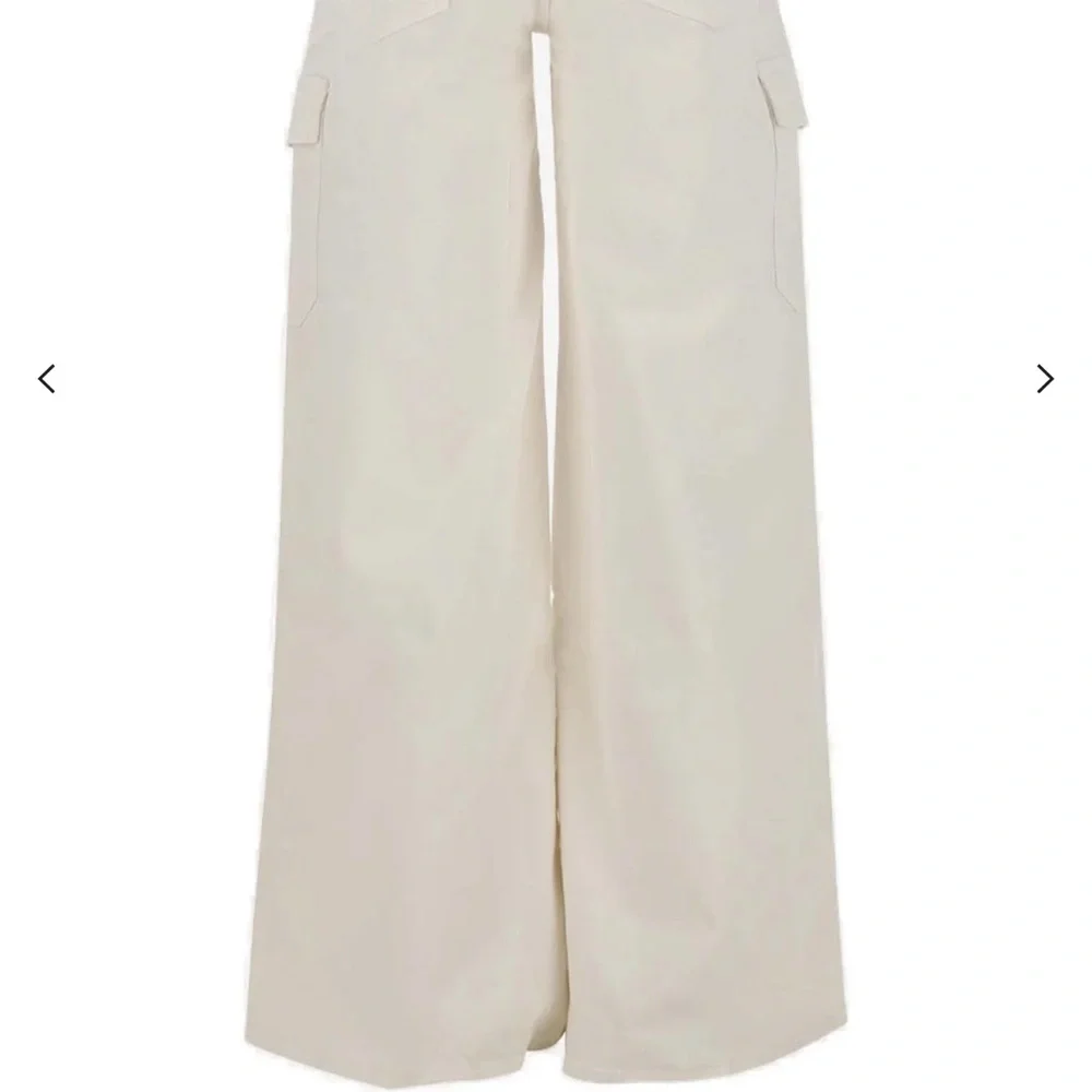 MOTHER Cream Cargo Distressed Relaxed Fit Jeans - Picture 4 of 5